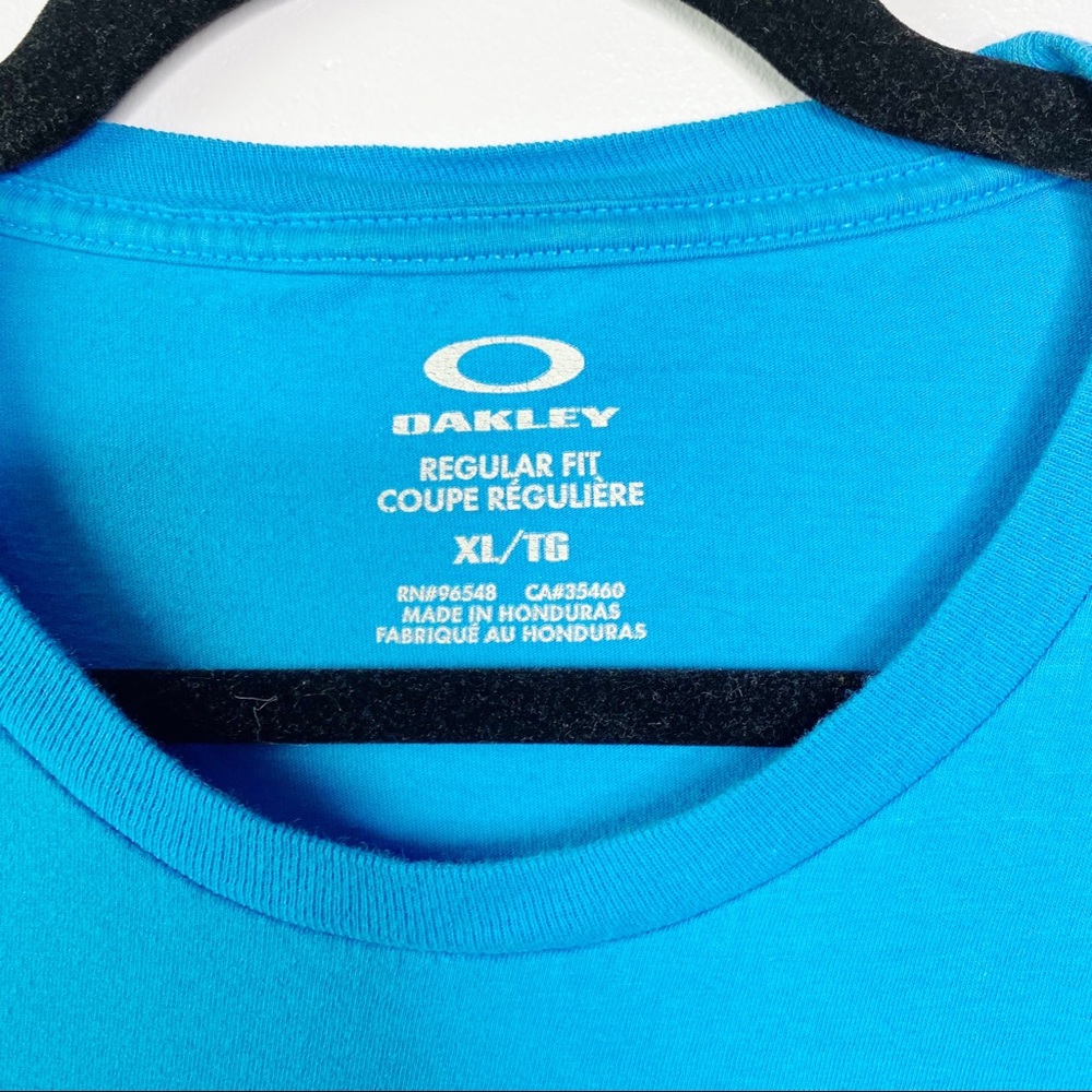 Men’s Oakley tshirt - Picture 4 of 4